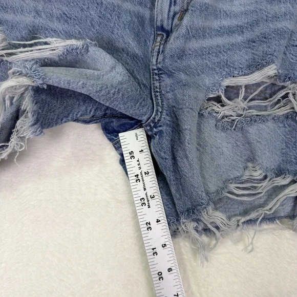 American Eagle Jean Shorts Womens 4 Blue Light Wash Baggy Mom Distressed Denim - Picture 5 of 9